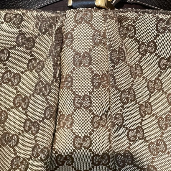 Gucci canvas should bag. - Picture 9 of 16